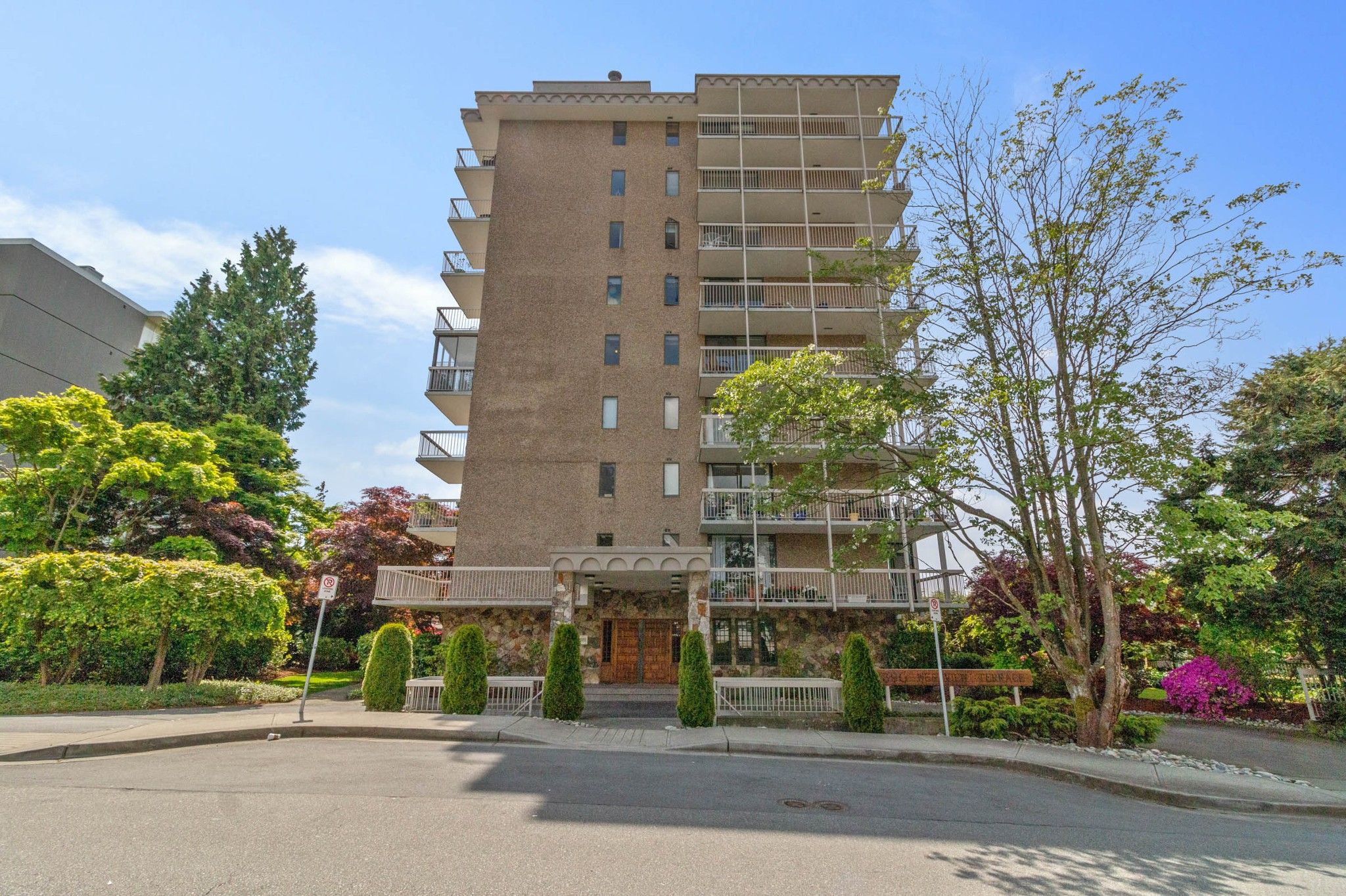 I have sold a property at 503 1390 DUCHESS AVE in West Vancouver
